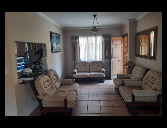 3 BEDROOM TOWNHOUSE FOR SALE IN NEW REDRUTH